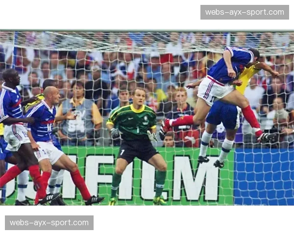 名宿观点：亨利指出当前法甲多数球队由守转攻的传球选择过于保守