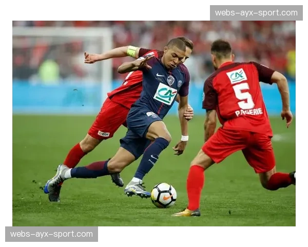 评论：姆巴佩依赖症？数据揭示巴黎在其缺阵时胜率下降两成